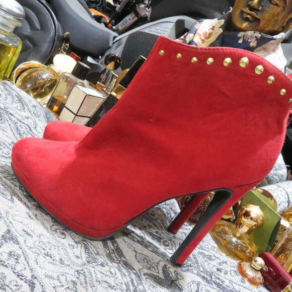 BOGO Mossimo Vibrant Red Suede High Heeled Ankle Booties Studded Embellished 9 - Picture 7 of 16